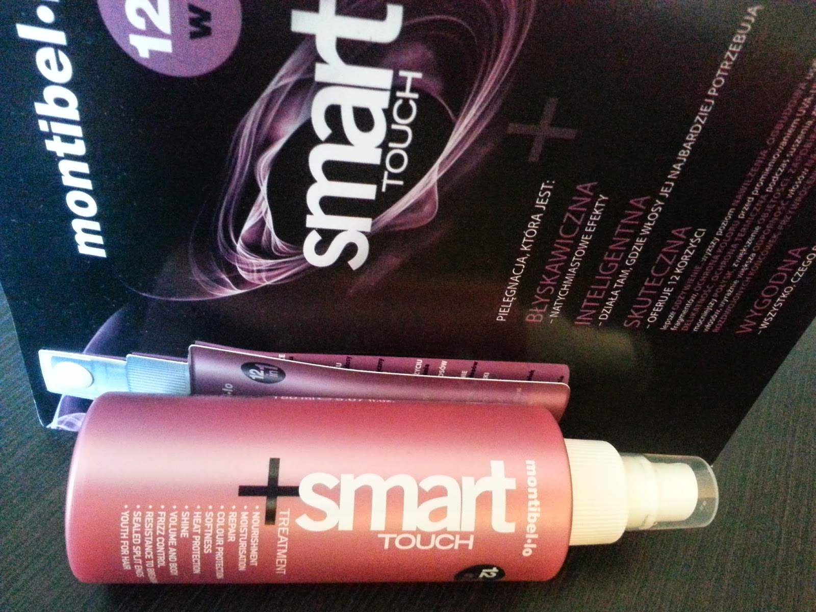 Smart TOUCH 12 w 1 odżywka do włosów w spray’u marki MONTIBELLO